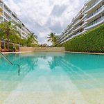 Manzanillo Bay Aparments By Wynwood House