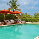 Manzanillo Bay Aparments By Wynwood House