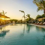 Manzanillo Bay Aparments By Wynwood House