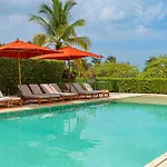 Manzanillo Bay Aparments By Wynwood House